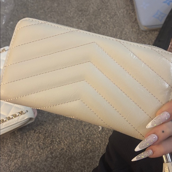 YSL LARGE WALLET - Picture 4 of 4